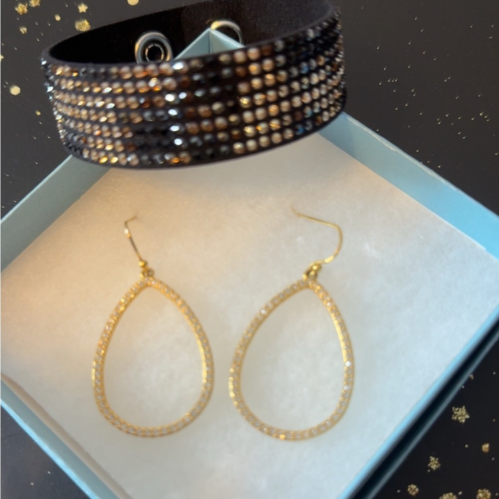 Touchstone Crystal Gold Set
